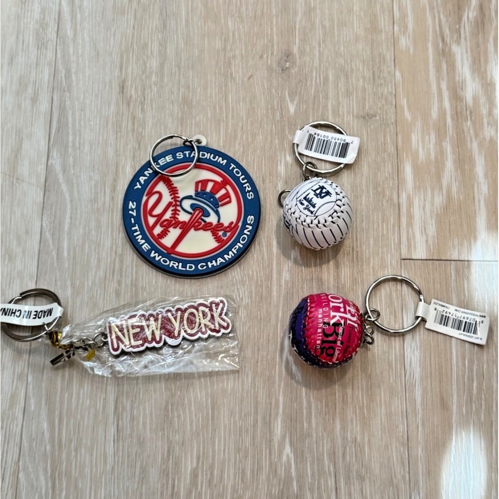 Set of 4 New York Yankees Collectible Souvenir Keychains. NWT
